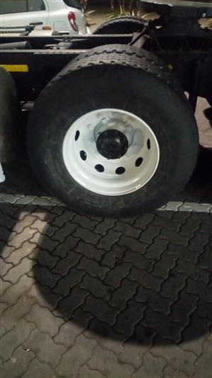 INTERNATIONAL9800i AUTOSHIFT with HIGH ROOF