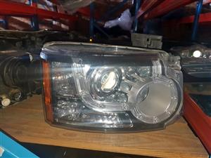 Land Rover Discovery 4 Right front Headlight!!
