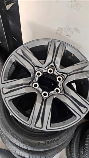 17inch Toyota Hilux/Fortuner original mag to use for spare wheel 