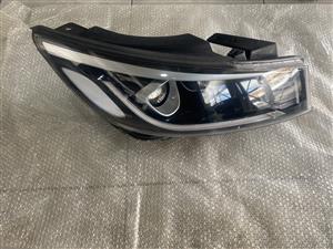 2019 KIA GRAND SEDONA LED HEADLIGHT RIGHT SIDE FOR SALE. IN PRISTINE CONDITION