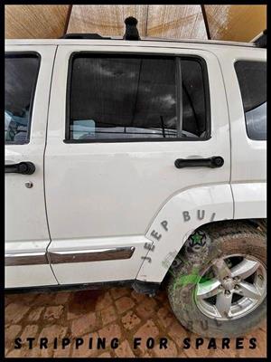 2.8 Jeep Cherokee KK 2010 (Auto): Second Hand Doors