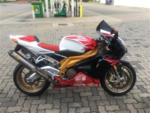 Wanted fairings and handle bars for aprillia rsv100r
