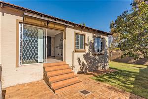 2 Bed, 2 bath, freestanding unit in Cocoa Close just listed
