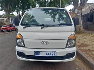 2008 HYUNDAI H100 BAKKIE 2.6 DIESEL WHITE