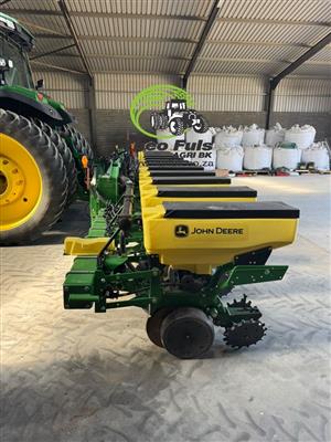 2016 John Deere 1725
