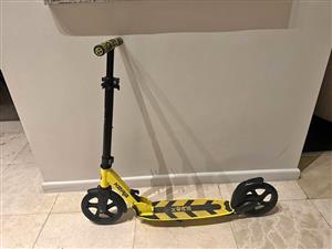 Kerb scooter Good condition. Collection in Seapoint.