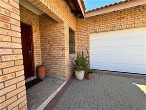Townhouse For Sale in Hillcrest