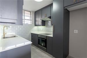 Modern Coastal Living in newly renovated flat  in Doonside