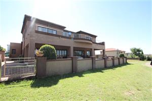 House For Sale in Blue Valley Golf Estate