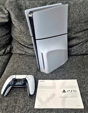 PS5 IN BRAND NEW CONDITION
