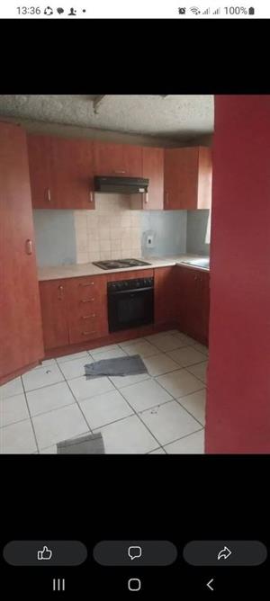 2 bedroom house to rent @ REGENTS PARK