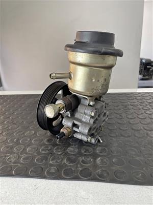 Toyota Hilux 2.0 VVTi Power Steering Pump for sale (1TR-FE)