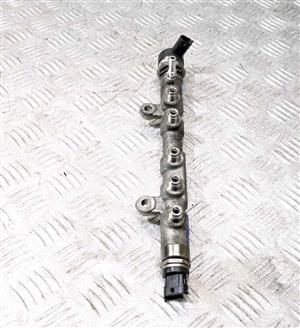 Jaguar xf 2.0d 204DT fuel Injector rail