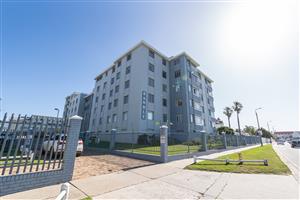 Spacious Beachside Living – Directly Across from Blue Flag Hobie Beach -Make Me An Offer
