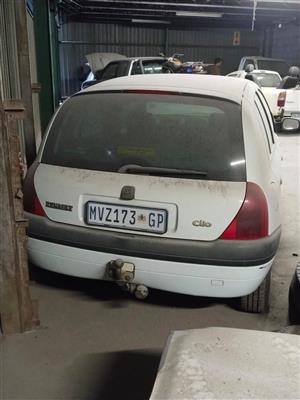 Renault cleo white