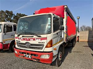 2009 HINOWITH 7.5M BODY