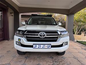 2015 TOYOTA LANDCRUISER 200VX 
