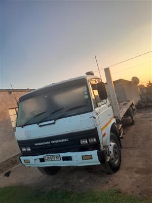 Nissan Diesel CM16 flatdeck