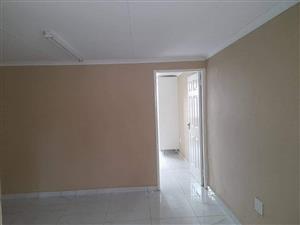 1 bedroom cottage to let in ixia road wychwood germiston