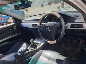 BMW 320d COMPLETE BREAKING UP FOR SPARES