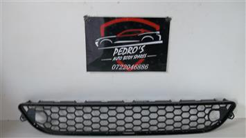 Volvo V60 front bumper grille