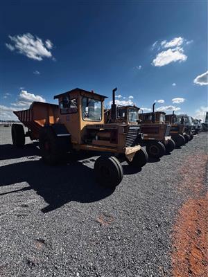 2000 Bell Tractor  Dumpers
