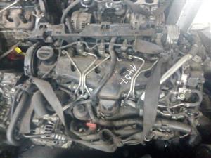 VOLVO S60/S80 2.4L  PLASTIC TYPE (D5244T) ENGINE FOR SALE