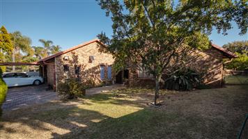 4-bedroom family home with separate study/home office