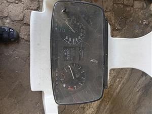 BMW 733i e23 cluster