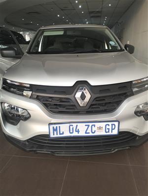 2025 Renault kwid with 8700km full service history,5drs hatchback metallic silve