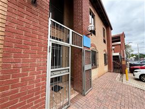 Beautiful First-Floor Office to Let – 3 Private Offices | 47m²