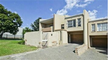 Extra Spacious 3 bed Townhouse
