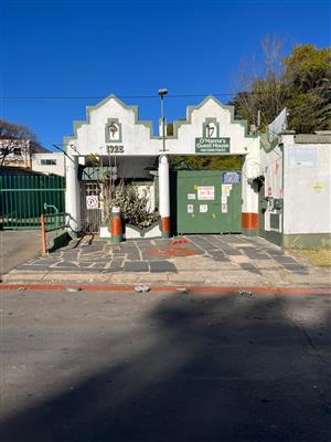 Room to rent in a guest house 