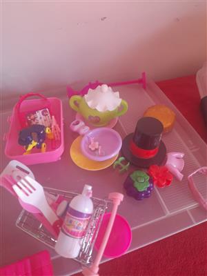 Girls dolls and doll house