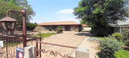 Spacious family home plus second dwelling and workshop!