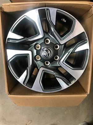 18 inch Toyota Hilux/Fortuner Mag Rims (WITH WHEEL CAPS)