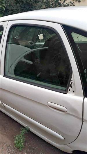 Citroen Xsara Picasso LR door