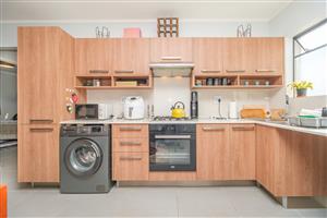 Clean, Classy, Contemporary & Convenient 2 Bedroom Apartment