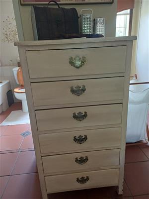 Laai kassie @ R 700-00