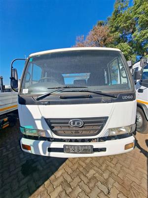 2005 Nissan UD60 6ton Dropside 