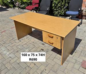 OFFICE DESK WITH DRAWERS