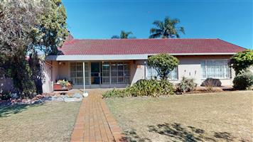 Corner Family Home with Flatlet & Pool – Boksburg