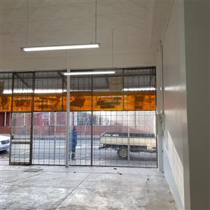 SHOP TO LET IN PRIME LOCATION 