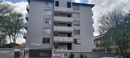 Lovely 2-bedroom corner unit with a very large balcony and stunning view!