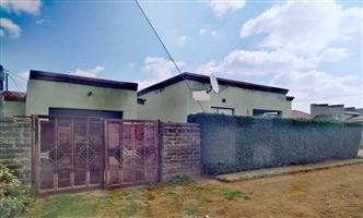 House for sale in orange farm ext6