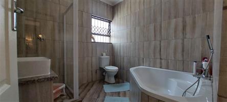 Townhouse For Sale in Pretoria North