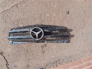 Mercedes benz w639 grill