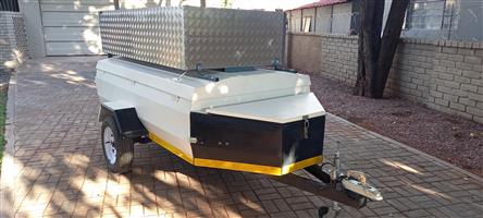 7 ft trailer with aluminium top box