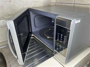 40L Kelvinator grill Microwave oven