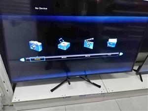 DIXON 55" PANEL SCREEN